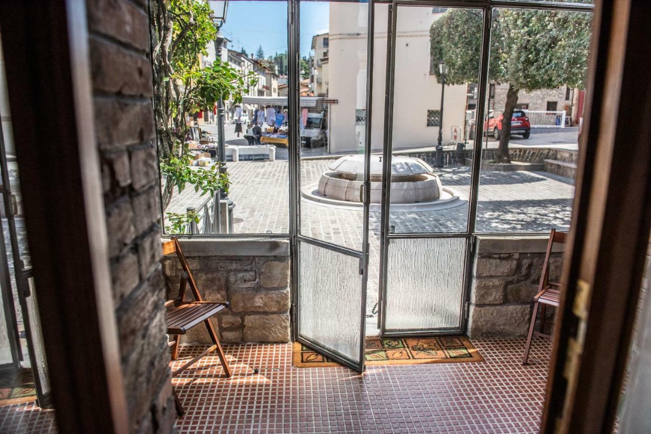 La Rosa Di Francesco Inn Valfabbrica Exteriér fotografie