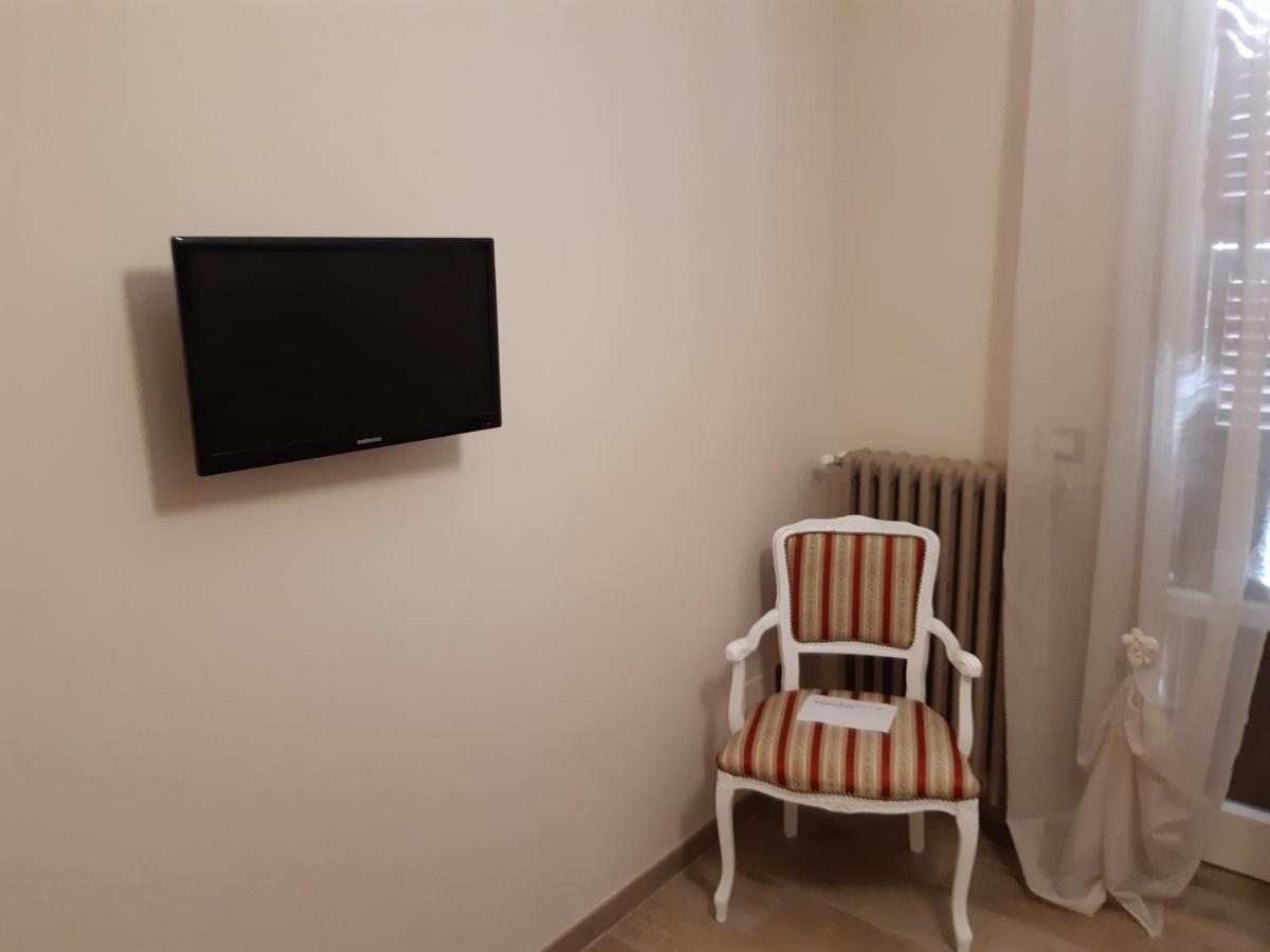 La Rosa Di Francesco Inn Valfabbrica Exteriér fotografie
