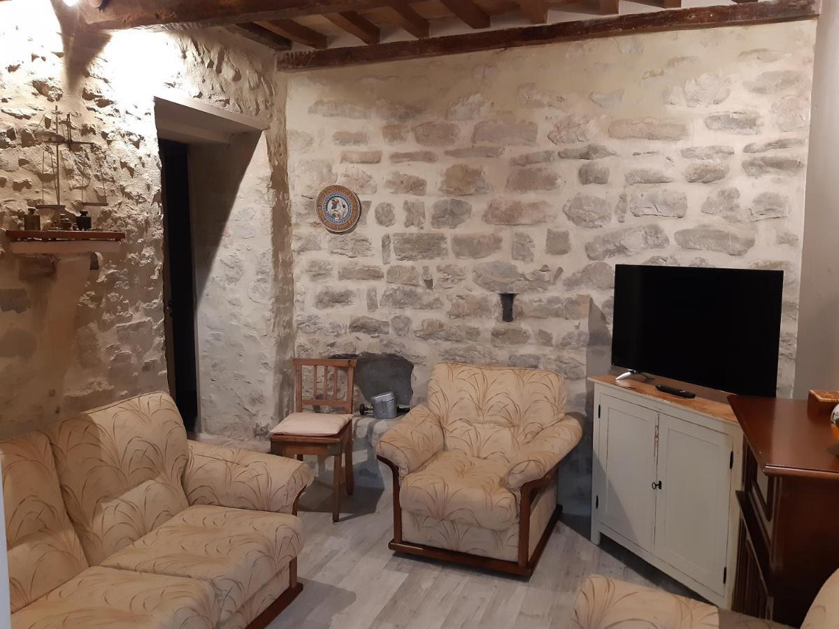 La Rosa Di Francesco Inn Valfabbrica Exteriér fotografie